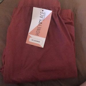 Honey and lace OS leggings